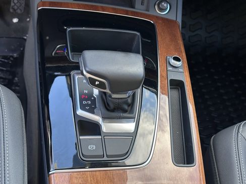 Used 2023 Audi Q5 2.0T Premium image 16