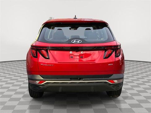 Used 2023 Hyundai Tucson SE image 4
