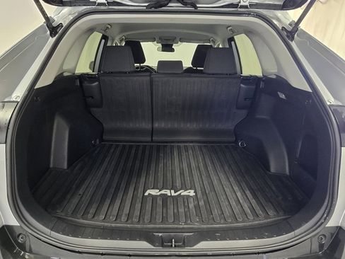 Certified 2021 Toyota RAV4 LE image 18