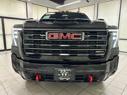 Certified 2026 GMC Sierra 2500 AT4 AWD/4WD image 9