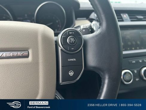 Used 2018 Land Rover Discovery SE AWD/4WD image 24