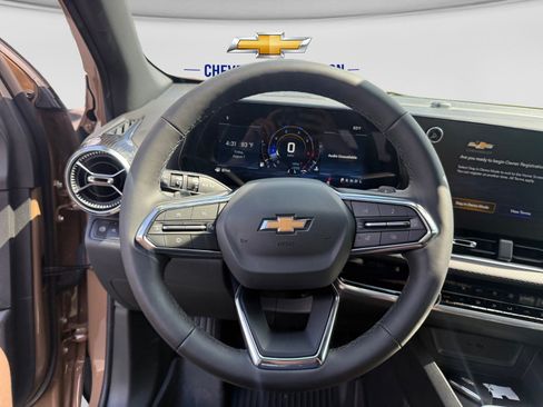 New 2027 Chevrolet Equinox LT w/ Convenience Package II FWD image 23