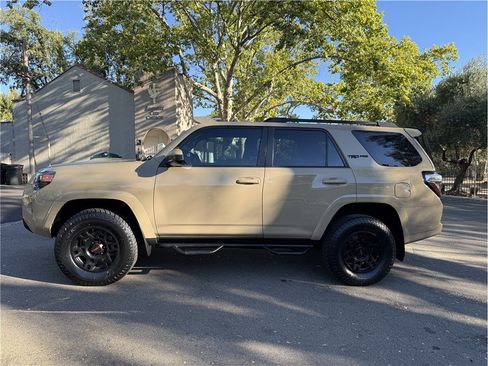 Used 2016 Toyota 4Runner TRD Pro AWD/4WD image 2