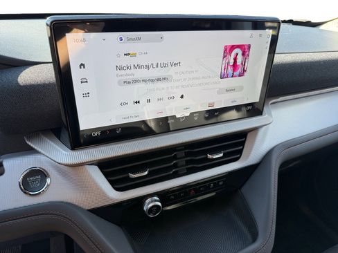 New 2025 Ford Explorer Active w/ Active Comfort Package image 12