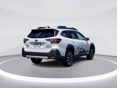 Used 2023 Subaru Outback Limited AWD/4WD image 5