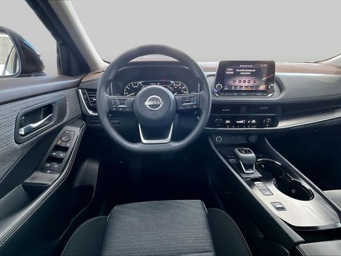 Used 2023 Nissan Rogue SV FWD image 6