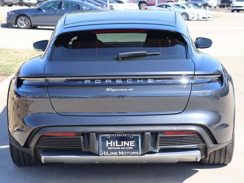 Used 2022 Porsche Taycan 4 Cross Turismo image 9