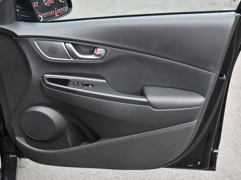 Used 2021 Hyundai Kona Limited FWD image 42