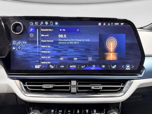 Used 2025 Chevrolet Equinox EV LT image 12