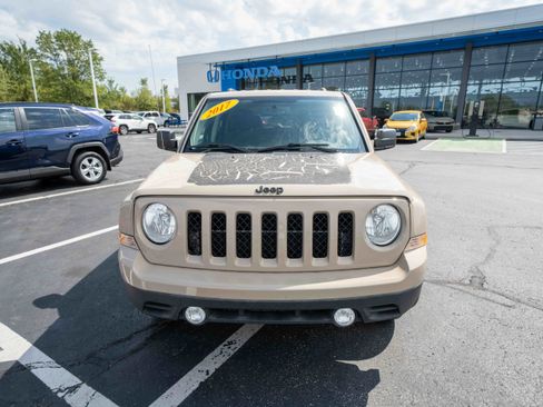 Used 2017 Jeep Patriot Sport w/ Power Value Group AWD/4WD image 2