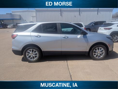 Certified 2022 Chevrolet Equinox LS w/ LS Convenience Package AWD/4WD image 5