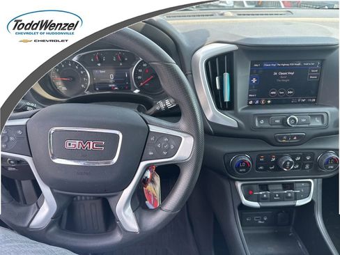 Used 2023 GMC Terrain SLE w/ Driver Convenience Package FWD image 1