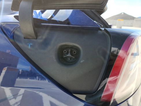 Used 2018 Tesla Model 3 Mid Range image 20