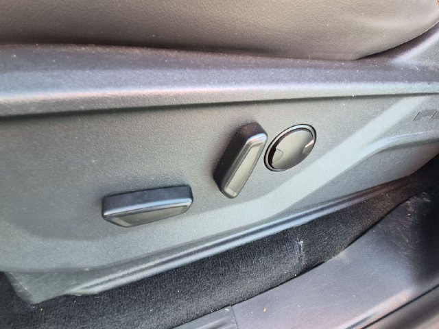 Used 2025 Ford Expedition Active AWD/4WD image 14