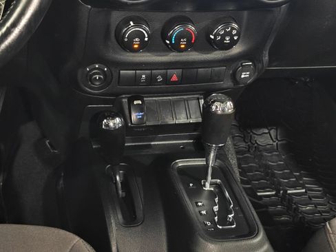 Used 2015 Jeep Wrangler Unlimited Sport w/ Quick Order Package 24S AWD/4WD image 7