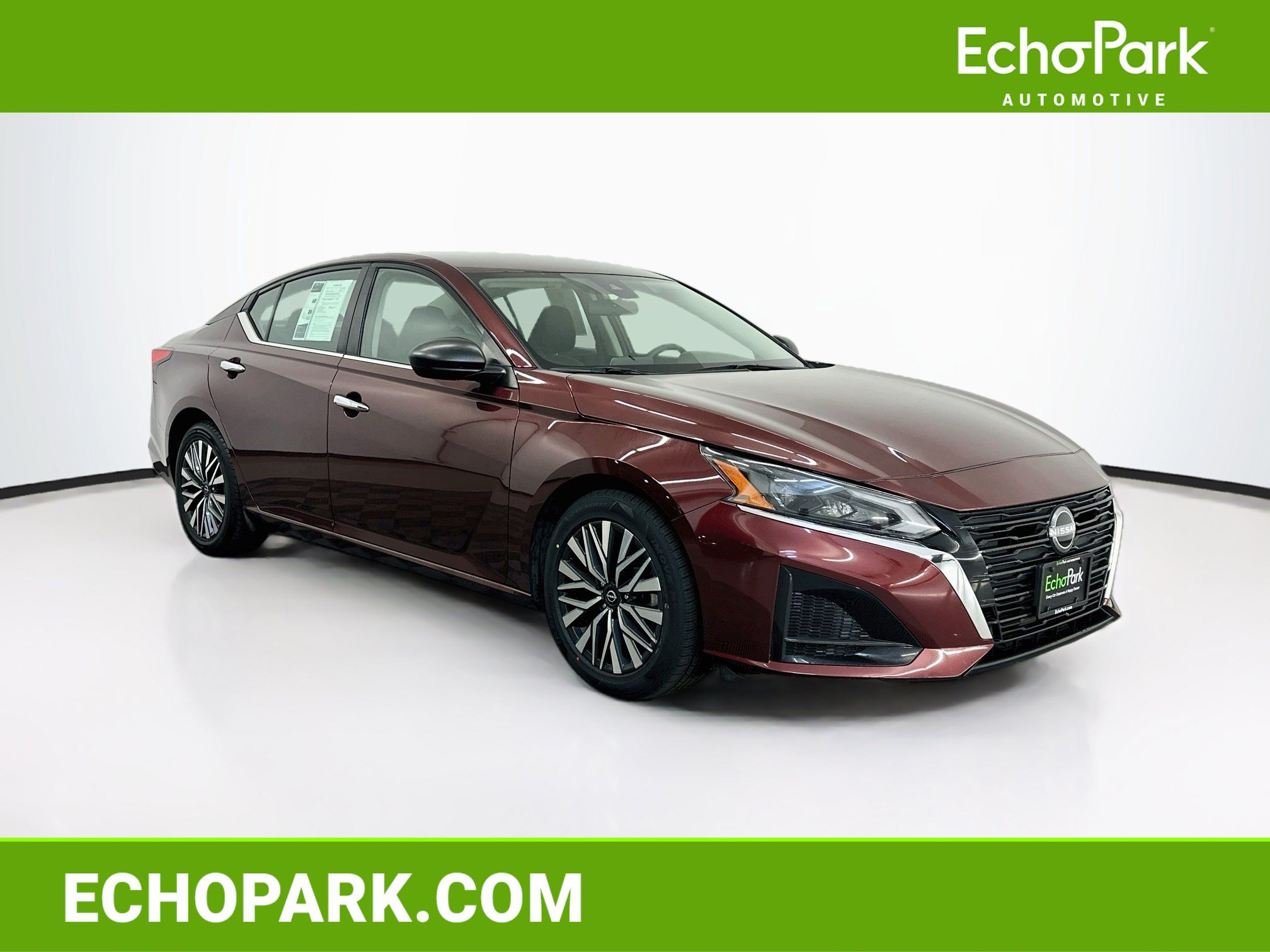Used 2024 Nissan Altima 2.5 SV FWD image 1