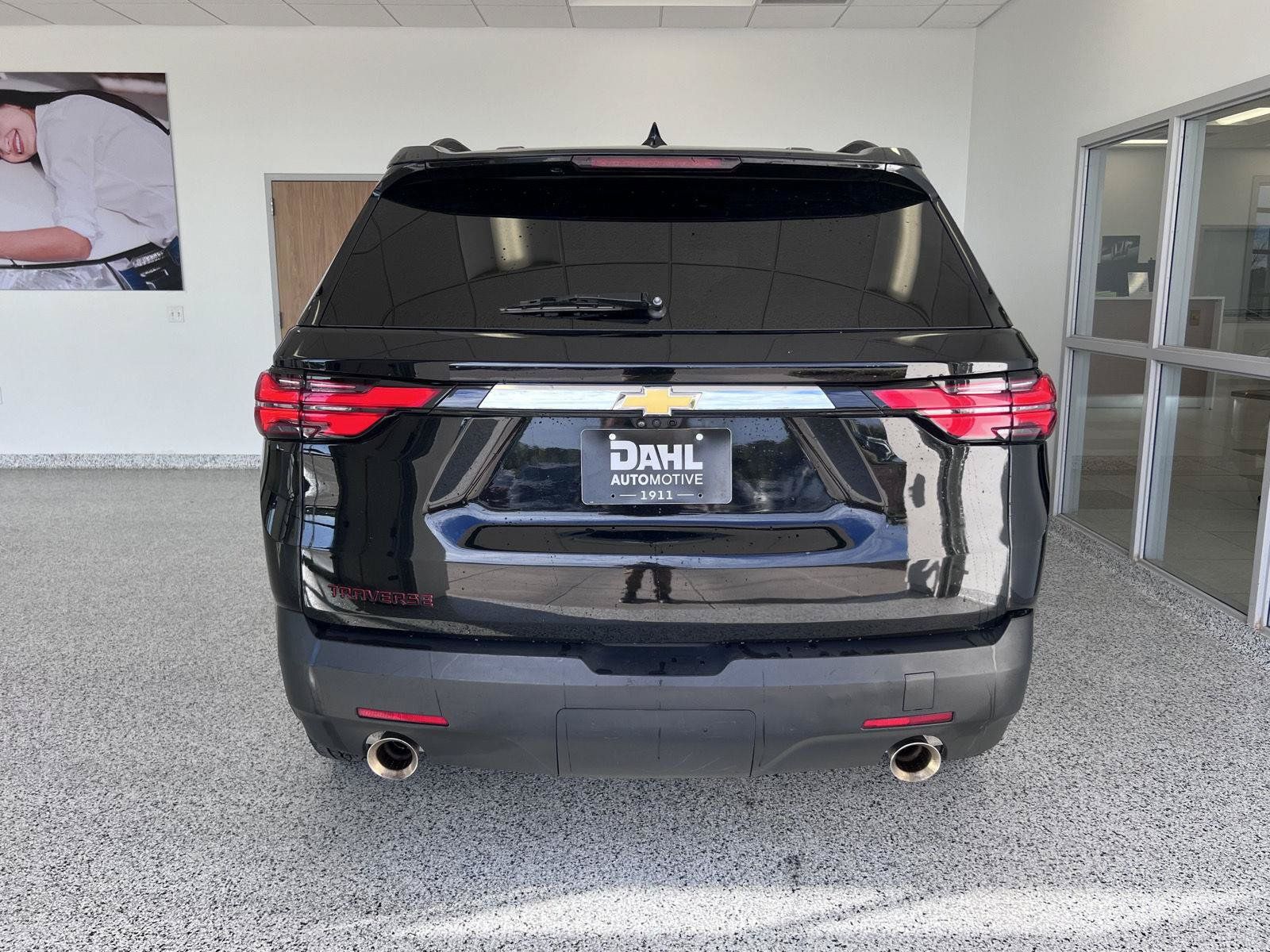 Used 2023 Chevrolet Traverse LT w/ LT Premium Package AWD/4WD image 14
