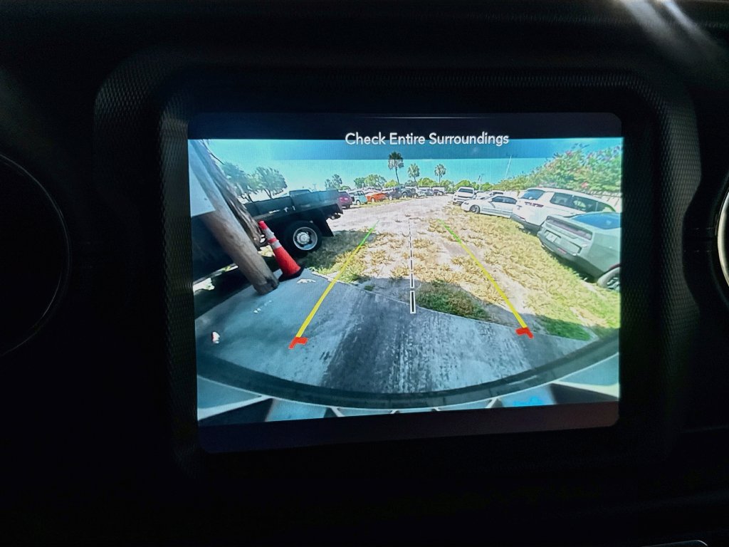 Certified 2022 Jeep Wrangler Unlimited Sahara AWD/4WD image 15