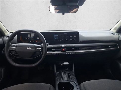 Used 2025 Kia K4 LXS FWD image 17