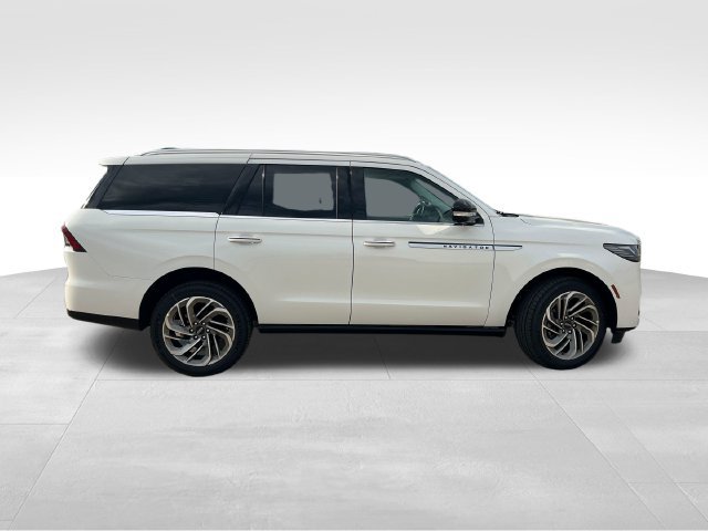 New 2027 Lincoln Navigator Reserve AWD/4WD image 14