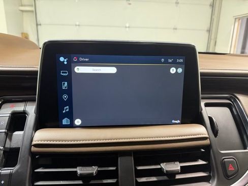 Used 2024 Chevrolet Suburban High Country image 21