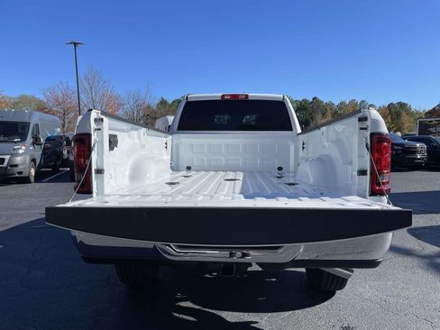 New 2026 RAM 2500 Tradesman w/ Chrome Appearance Group AWD/4WD image 31