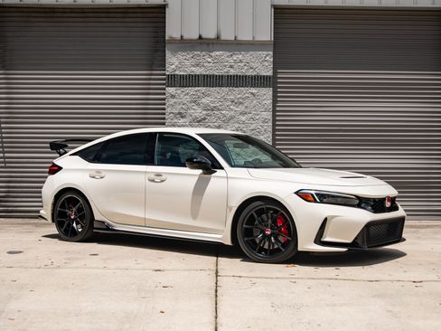 Used 2025 Honda Civic Type R image 1