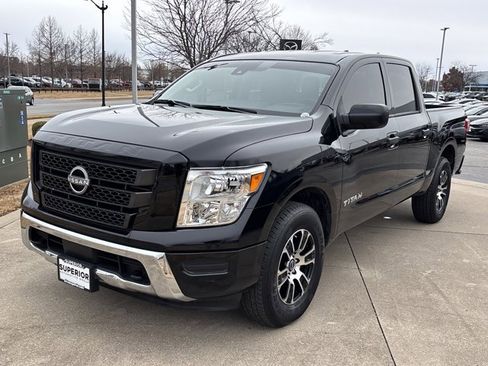 Used 2023 Nissan Titan SV w/ Accessory Utility Package image 11