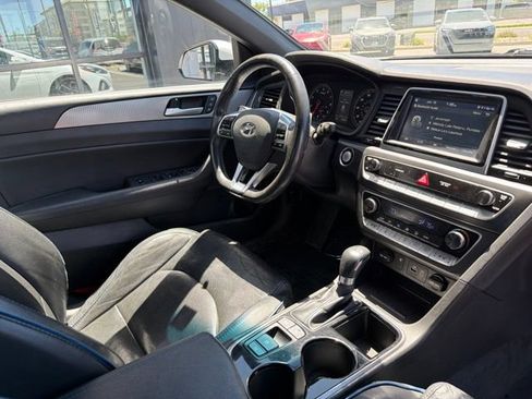 Used 2018 Hyundai Sonata Limited FWD image 9