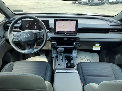 Used 2026 Toyota RAV4 SE w/ Convenience Package FWD image 16