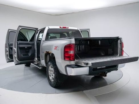 Used 2007 Chevrolet Silverado 1500 LT w/ 1LT Convenience Package AWD/4WD image 19