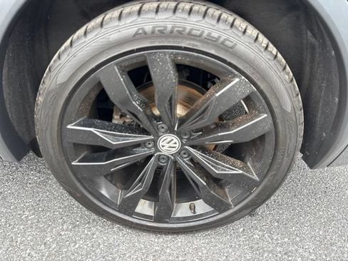 Used 2021 Volkswagen Tiguan SE R-Line AWD/4WD image 16
