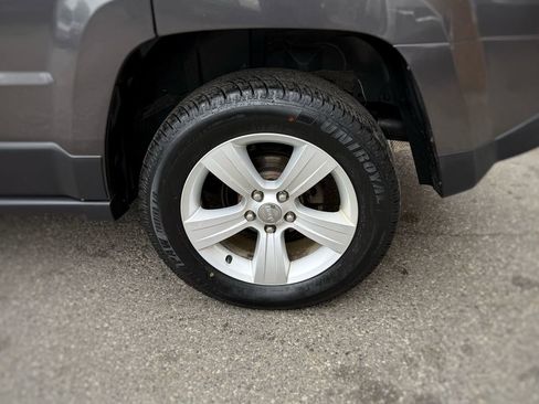 Used 2016 Jeep Patriot Latitude AWD/4WD image 16