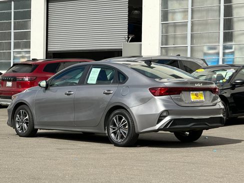 Used 2024 Kia Forte LXS FWD image 7