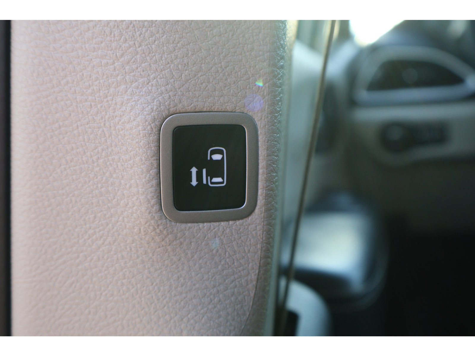 Used 2024 Chrysler Pacifica Touring-L FWD image 21