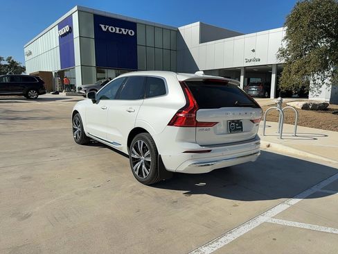 Certified 2023 Volvo XC60 B5 Plus image 4