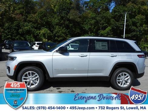 New 2025 Jeep Grand Cherokee Laredo X image 2