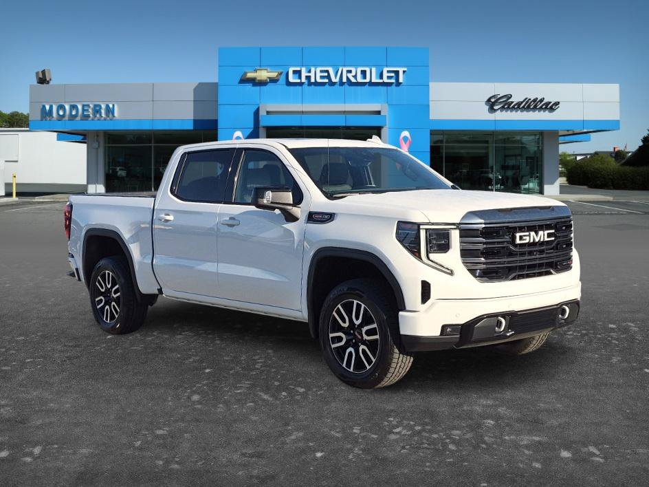 Used 2024 GMC Sierra 1500 AT4 w/ Technology Package AWD/4WD image 7