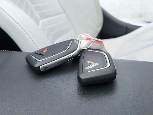 Used 2022 Chevrolet Corvette Stingray Preferred Conv w/ Chrome Exterior Badge Package image 36