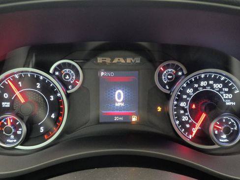 New 2025 RAM 2500 Tradesman AWD/4WD image 17
