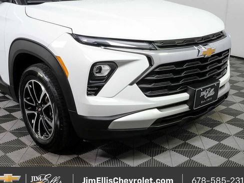Certified 2025 Chevrolet TrailBlazer LT AWD/4WD image 34
