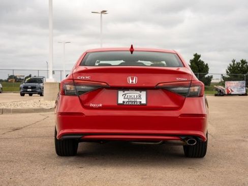 Used 2024 Honda Civic Sport image 6