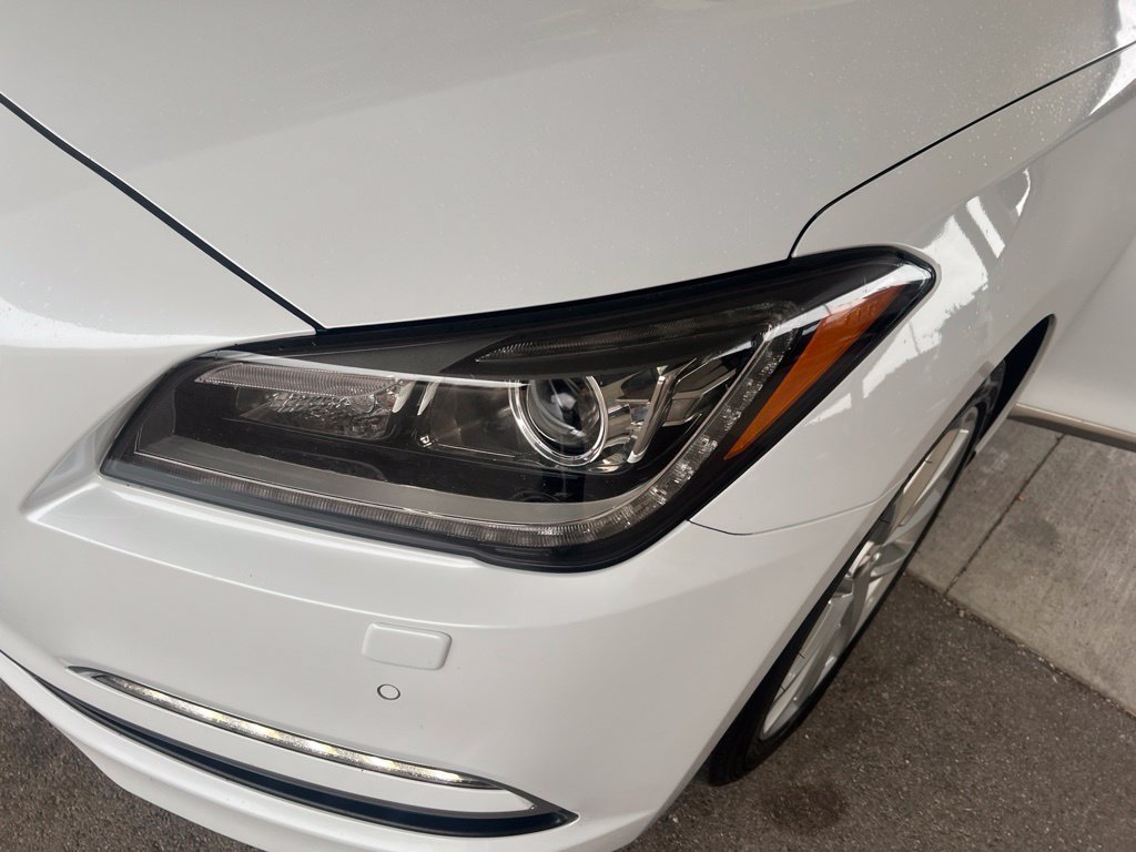 Used 2015 Hyundai Genesis 3.8 w/ Option Group 04 AWD/4WD image 29
