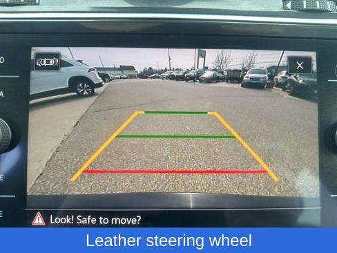 Used 2022 Volkswagen Tiguan SE R-Line image 24