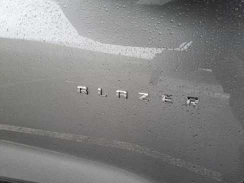 Used 2023 Chevrolet Blazer LT w/ Convenience Package FWD image 5