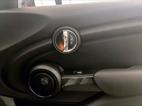 Used 2016 MINI Cooper 4-Door Hardtop image 23