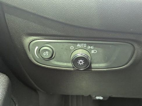 Used 2023 Chevrolet Equinox LT w/ Driver Convenience Package image 23