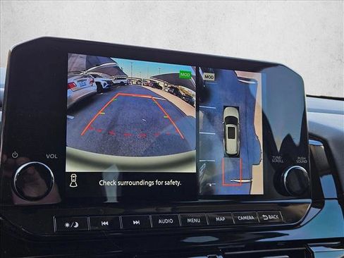 Used 2024 Nissan Pathfinder Platinum w/ Cargo Package image 18