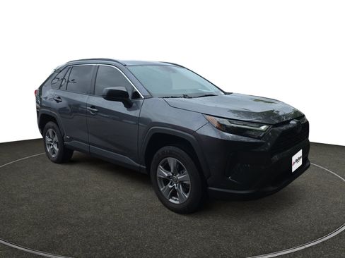 Used 2023 Toyota RAV4 LE AWD/4WD image 8