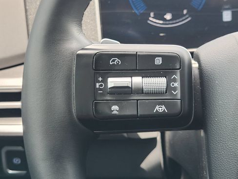 Used 2025 Hyundai Santa Fe SE FWD image 27